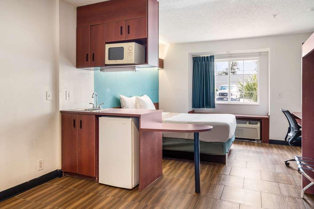 Americas Best Value Inn & Suites Brunswick Kamer foto
