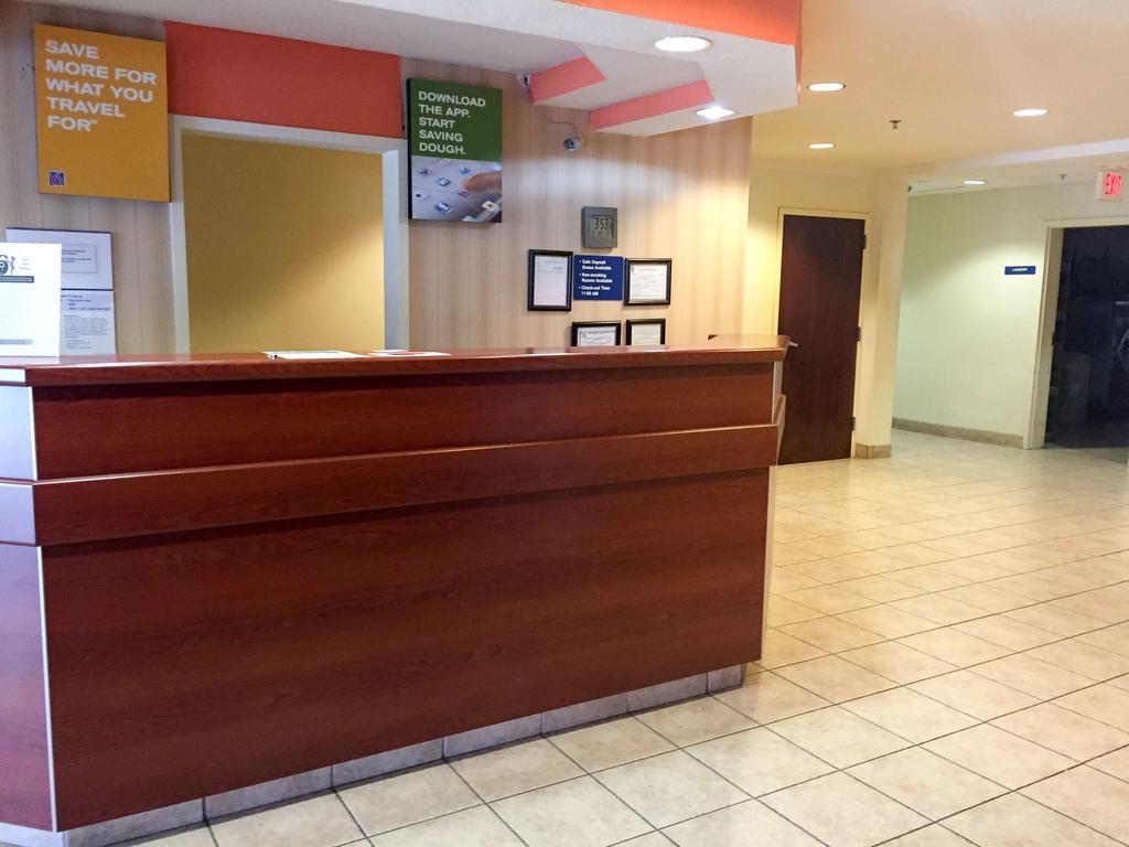 Americas Best Value Inn & Suites Brunswick Buitenkant foto