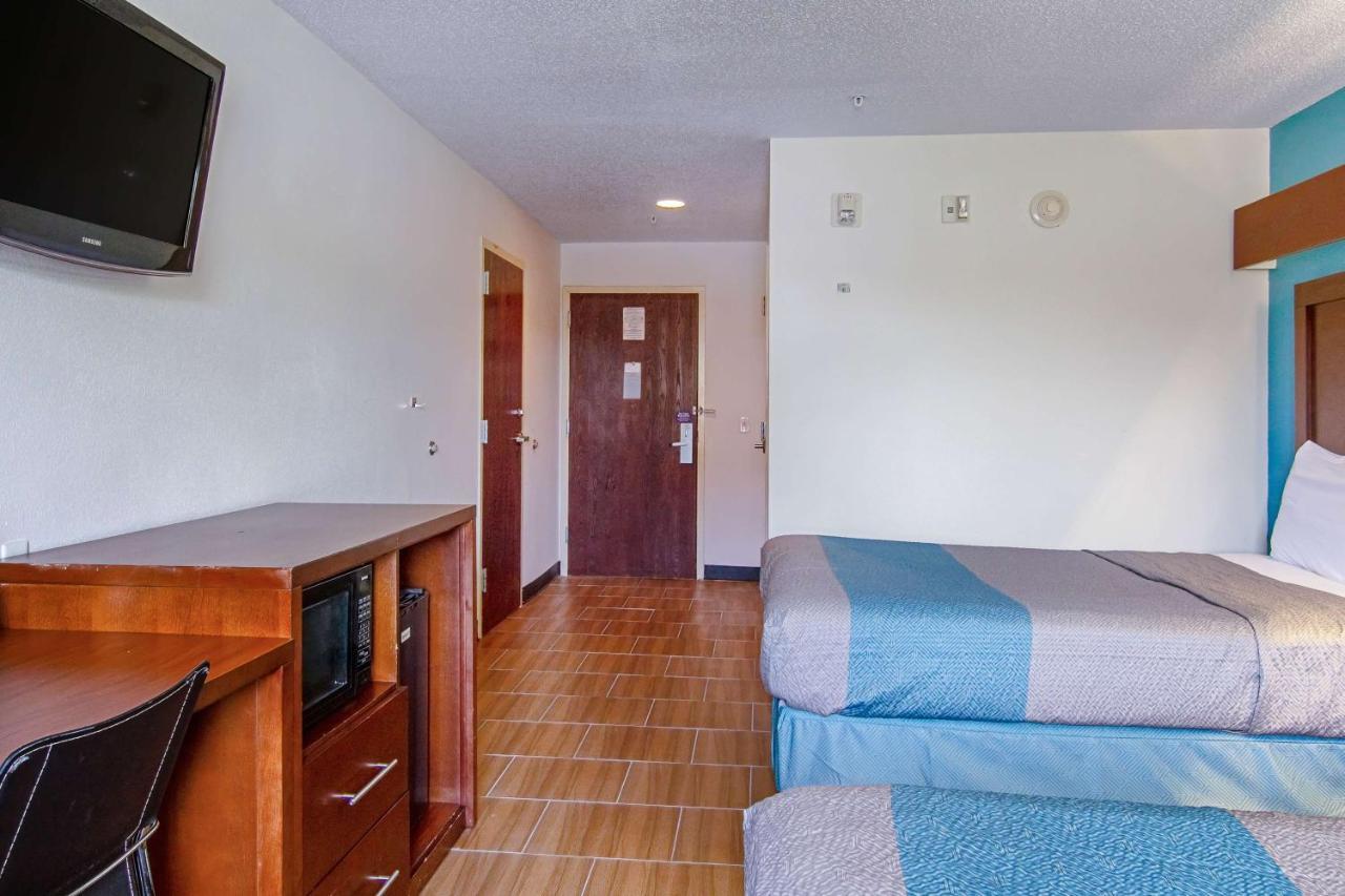 Americas Best Value Inn & Suites Brunswick Buitenkant foto