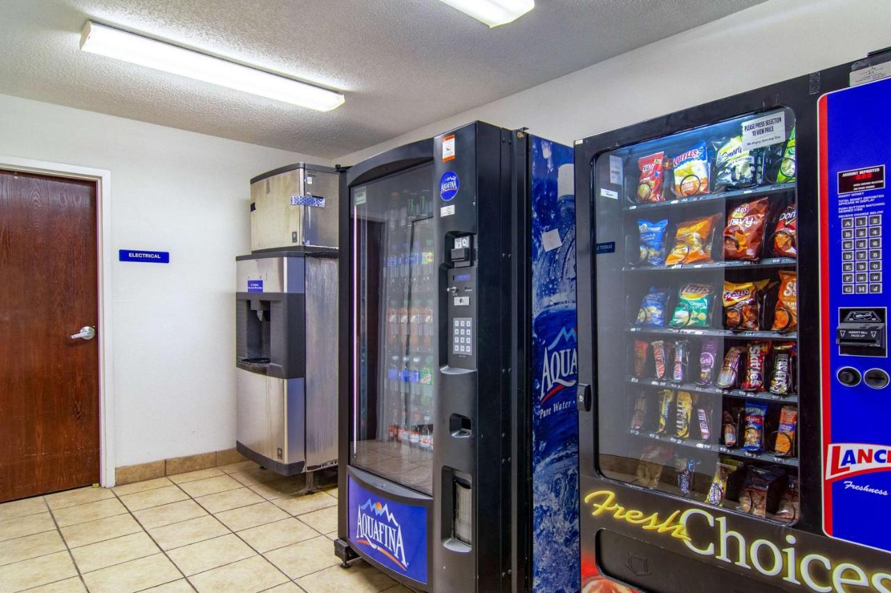 Americas Best Value Inn & Suites Brunswick Buitenkant foto