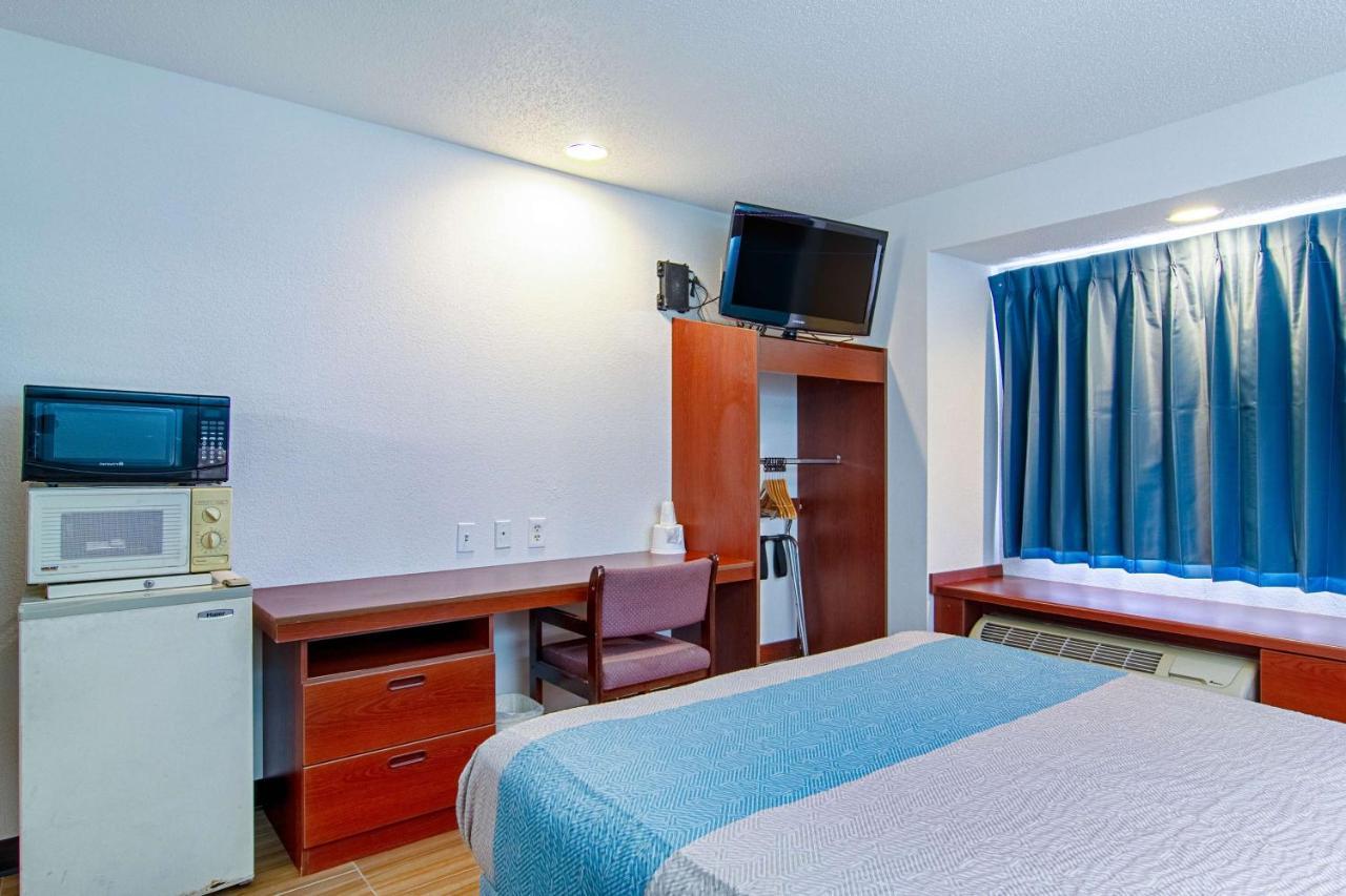 Americas Best Value Inn & Suites Brunswick Buitenkant foto