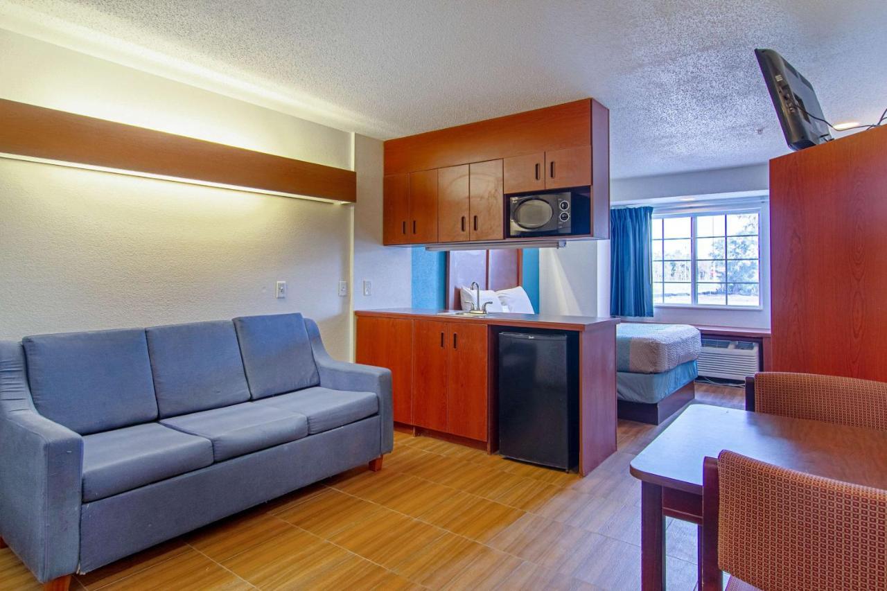 Americas Best Value Inn & Suites Brunswick Buitenkant foto